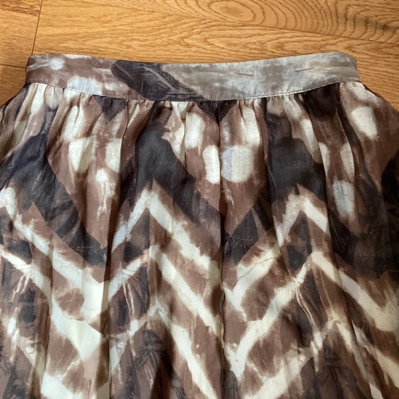 Hi Low Mid Skirt - Picture 3 of 3